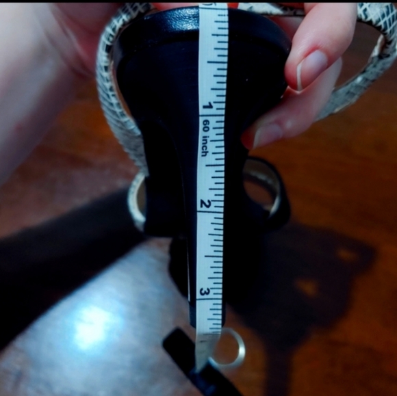 AVAILABLE ONLY IN THE BUNDLE, Fugitive By Francesco Rossi, From Paris, size 37. - Picture 10 of 11